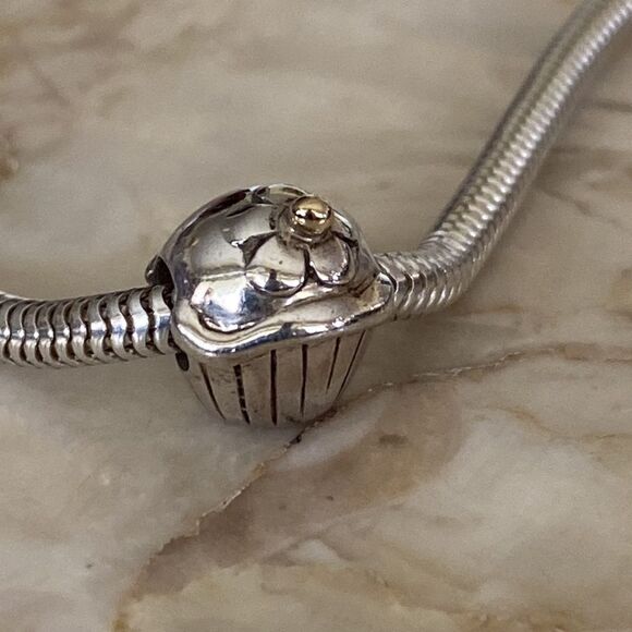 Michael Hill 10K / 925 Sterling Silver Cupcake Charm Bead - Picture 1 of 4
